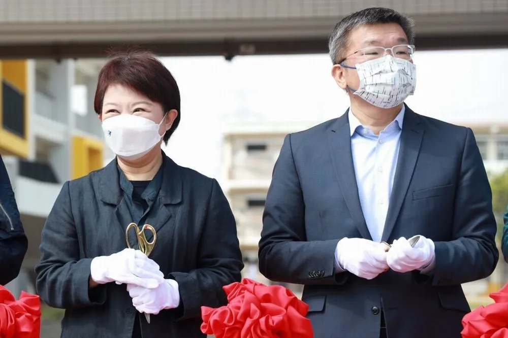 老天鵝3.6萬網友投票出爐　盧秀燕獲7成支持連任