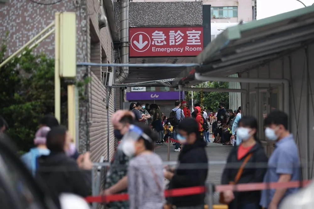 防疫保單理賠免擠醫院　產、壽險公會同意：數位健康證明可替代