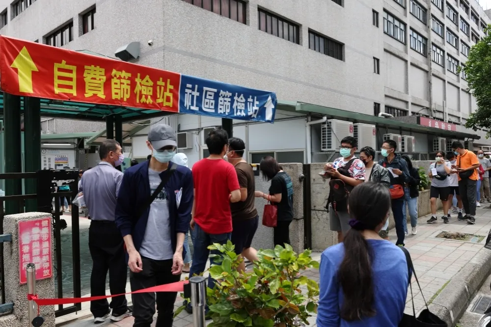 7天暴增30萬！衛福部估疫情高峰在5月下旬　已進入「廣泛社區流行」