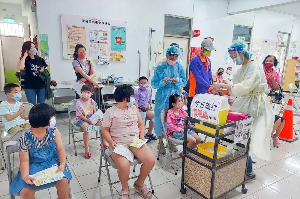 【屏東+1299】兒童疫苗施打率不到4成　5歲以下幼童確診累計768例  