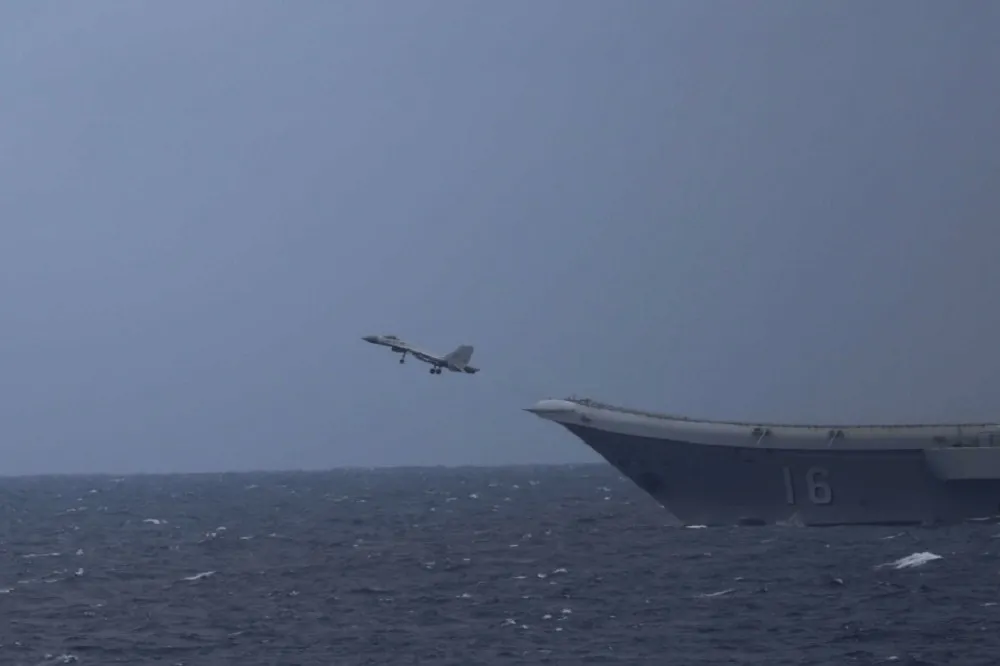 中國解放軍機、航空母艦海空夾擊示威　漢光演習圖上兵推今登場