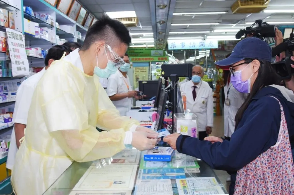 不再缺貨？實名制快篩昨近2%未售完　有民眾沒排隊就買到