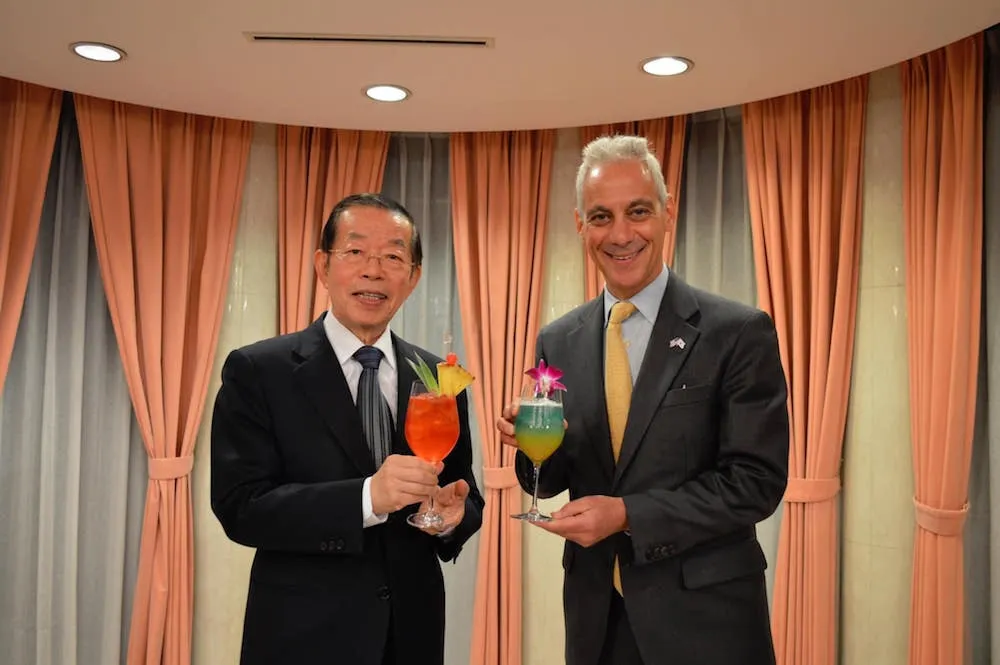 為民主乾杯！　美大使首訪我駐日代表處