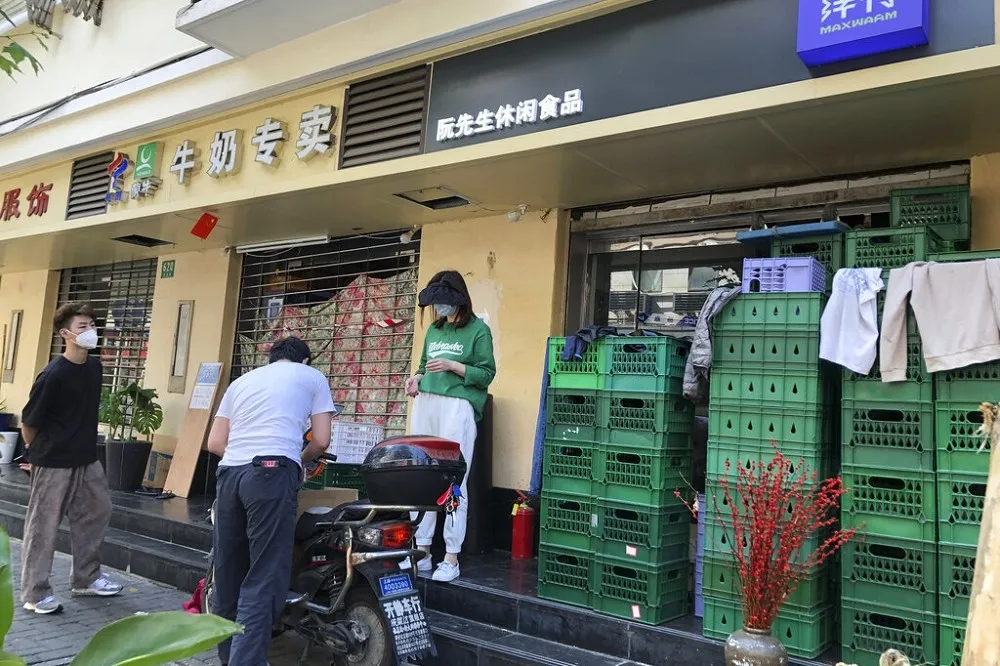 上海地鐵局部復駛　卻再傳靜安區連3天禁足