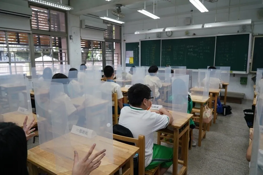 「提早放暑假」是否可行？　陳時中：教育部會做通盤考慮