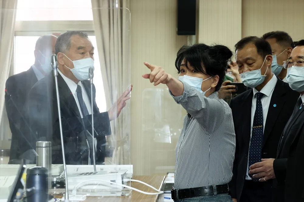 【神掌片】志偉嗆完換貴敏！吵國軍人力分配　邱國正又被立委拍桌