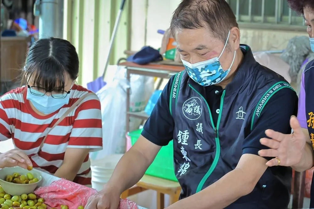 藍營苗栗縣長提名也不和諧　鍾東錦怨：提名制度像場鬧劇