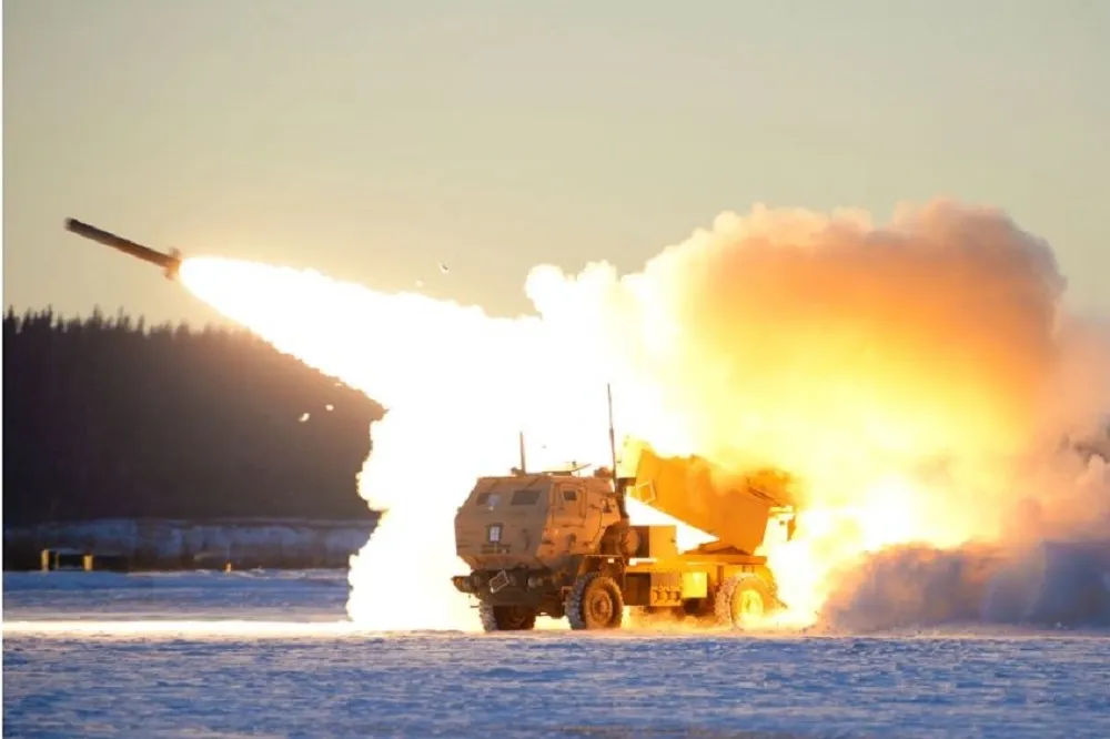 M106A6自走砲結案！　陸軍補足遠程精準火力增購18套「海馬斯」定案
