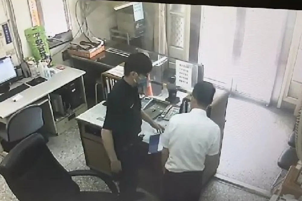 科技公司副總違規左轉撞死人　警局分局長陪做筆錄惹議遭懲處