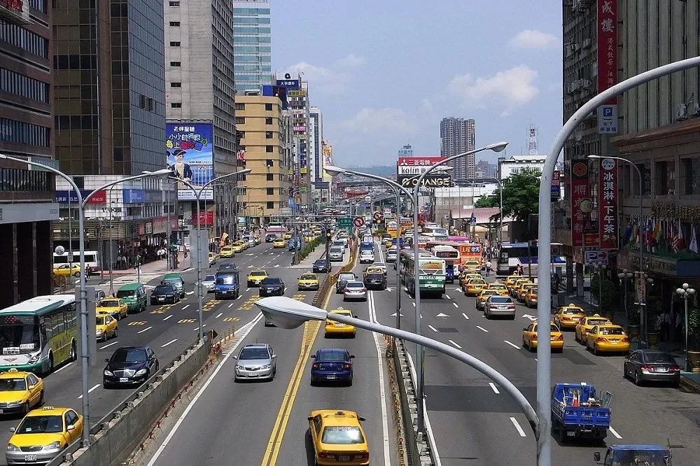 為何禁行機車？　機車團體號召騎士闖忠孝西路