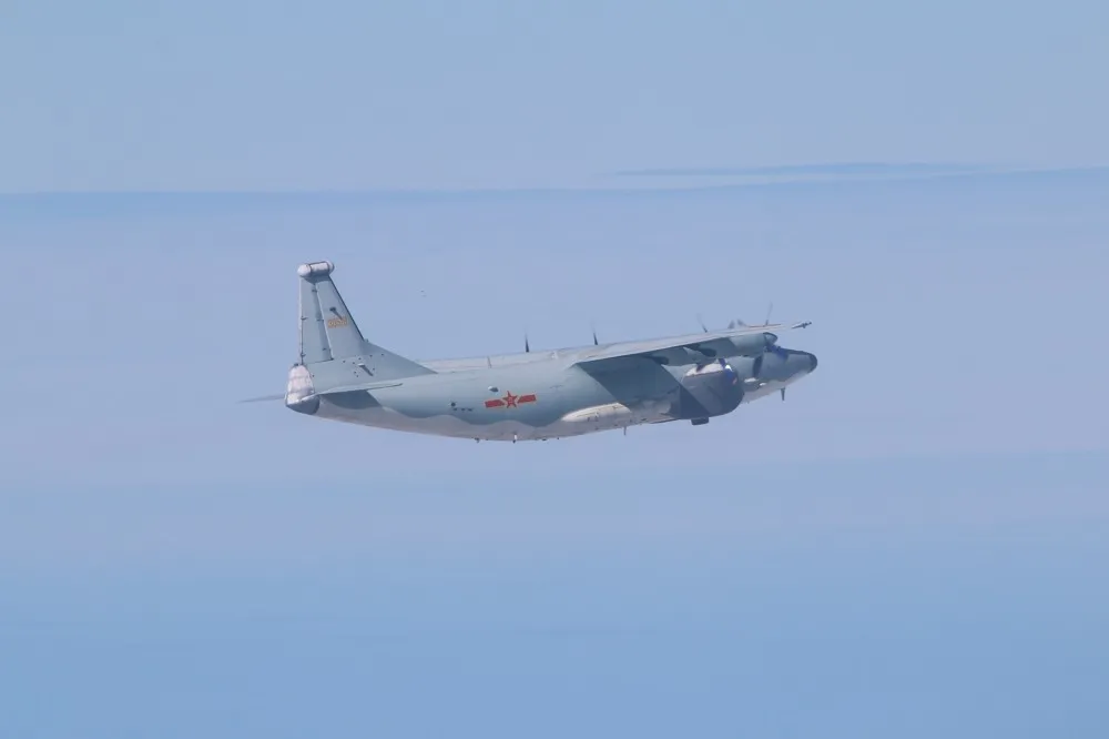 解放軍昨派30架　今再來3架次軍機擾我西南空域
