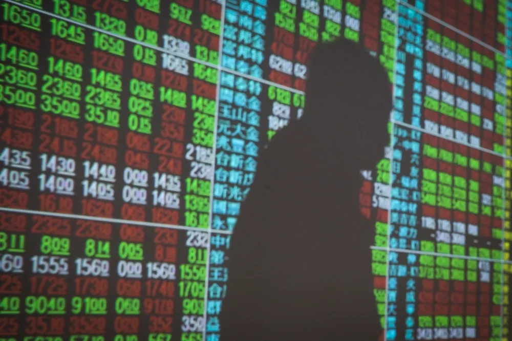 全球股市重挫！勞動基金今年前4月慘賠近2千億　收益跌幅達3.94%