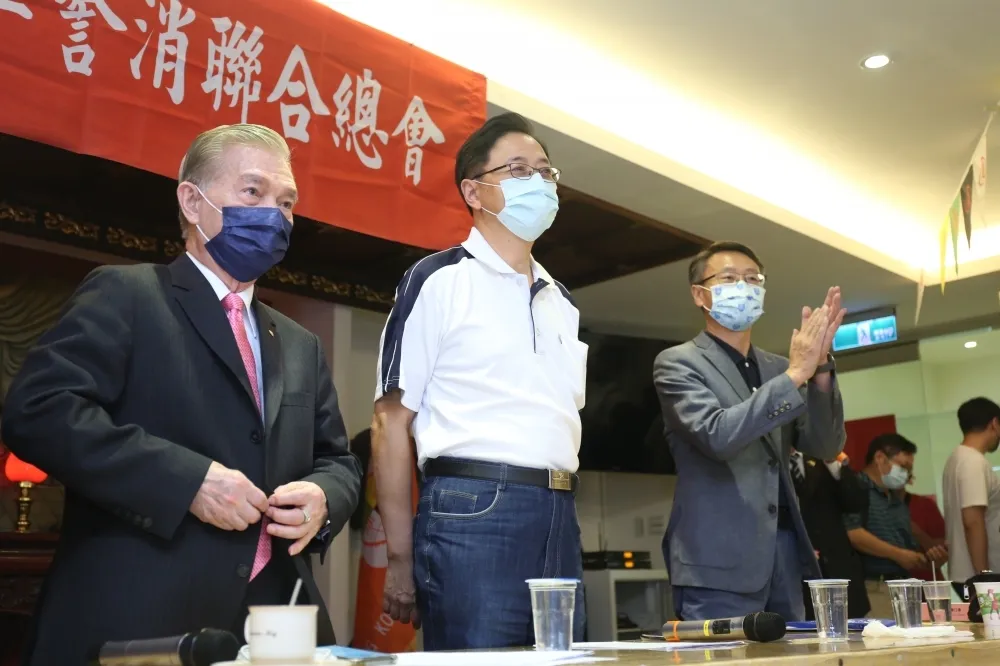 【張善政選桃園】公教軍警消總會向羅智強喊話要忍辱負重　「別把鍋子砸掉」