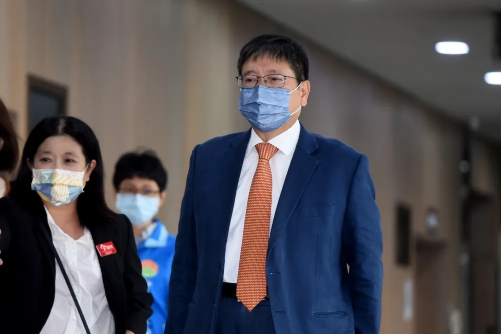 新竹縣長楊文科快篩「陰轉陽」　侯友宜昨同框領獎曝健康狀況