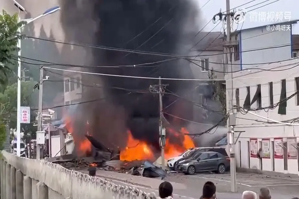 中共殲-7戰機失事　撞毀湖北民宅爆炸起火釀1死2傷
