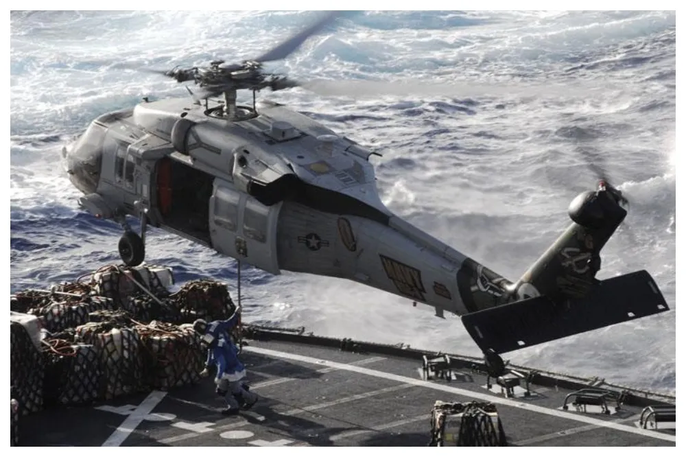 2天摔2架！美軍SH-60海鷹直升機墜毀加州　機上4人全數生還