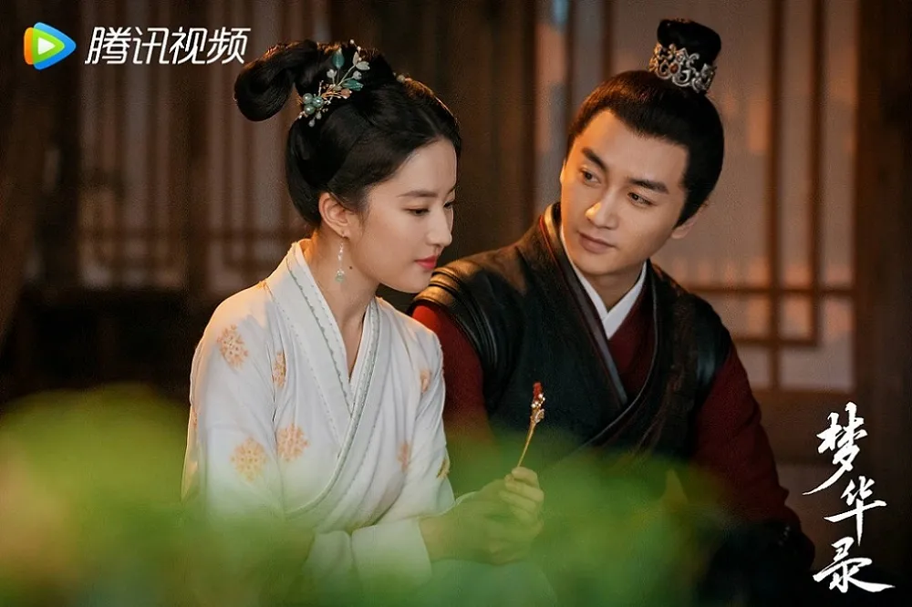 劉亦菲、陳曉《夢華錄》吻戲不停衝破10億流量　男方評女方演技只說這一句