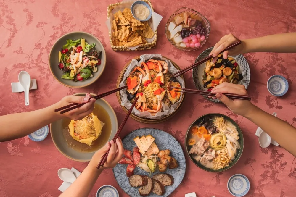 在松菸吃辦桌！台南阿霞飯店首度北上快閃　「小伴桌：初見」沈浸式體驗首波席次限量開搶