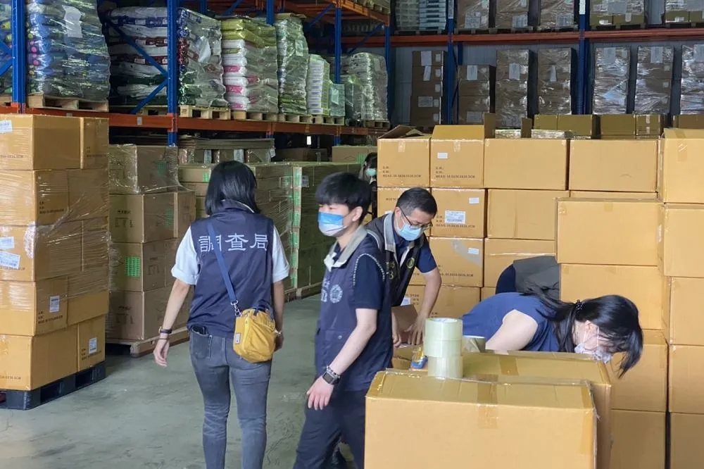 黑心商涉將中國劣品混充富樂快篩　檢搜索、聲押代理商負責人