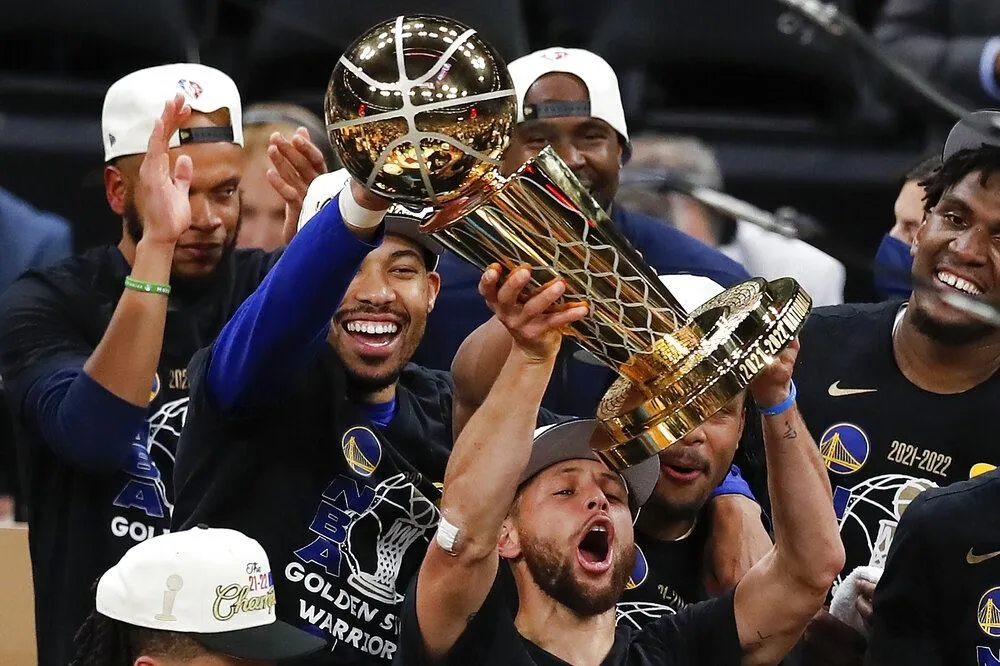 【快訊】勇士G6封王奪NBA總冠軍　柯瑞獲頒FMVP