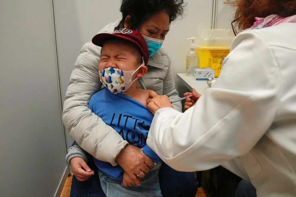 美國6個月以上幼兒疫苗開打　CDC建議曾染疫兒童也要打