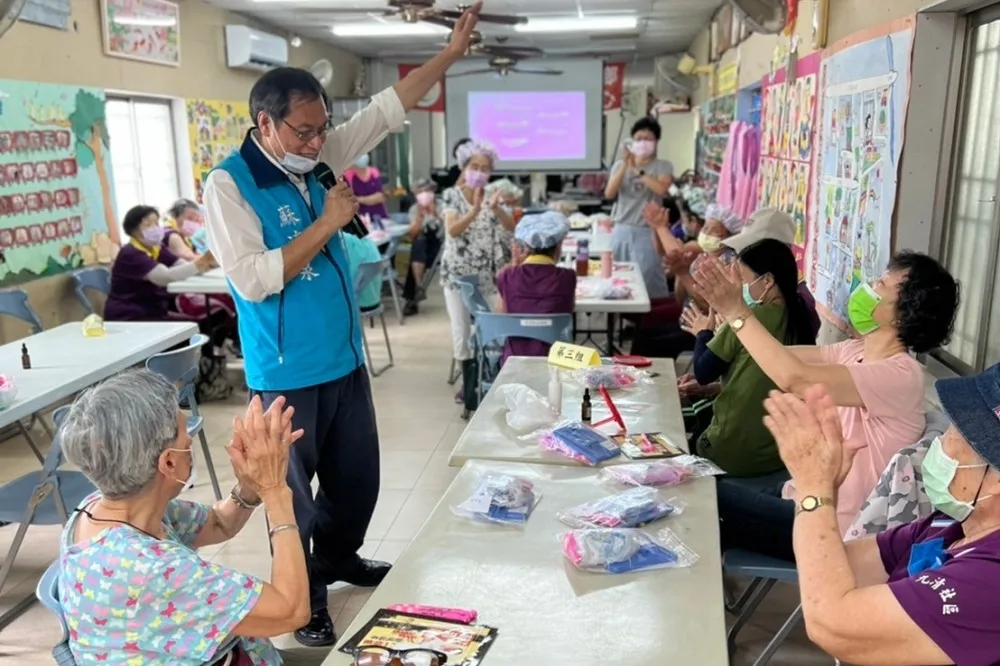 關懷屏東鄉親　蘇清泉里民服務