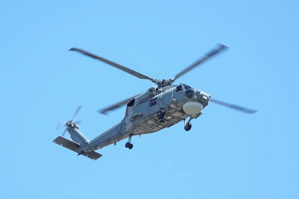 【快訊】國軍S-70C直升機墜毀左營基地　4人受傷