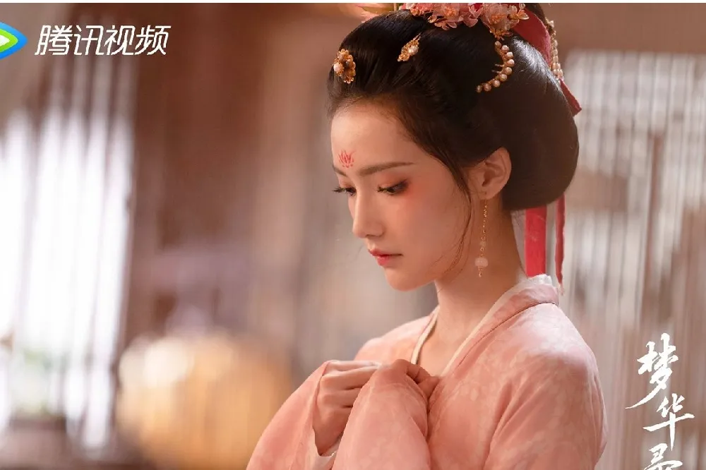 中國女星加奈《夢華錄》螢幕處女作豔驚四座　20歲超齡演劉亦菲姐姐氣場強大