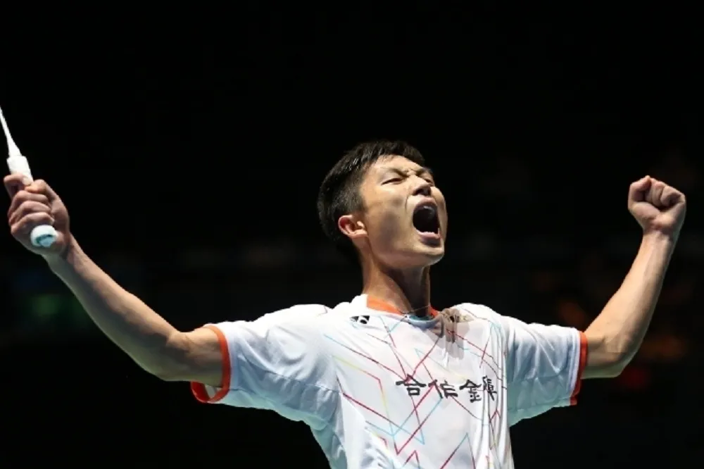 【大馬公開賽】羽球一哥周天成只花半小時　直落二拍下加拿大選手進16強　