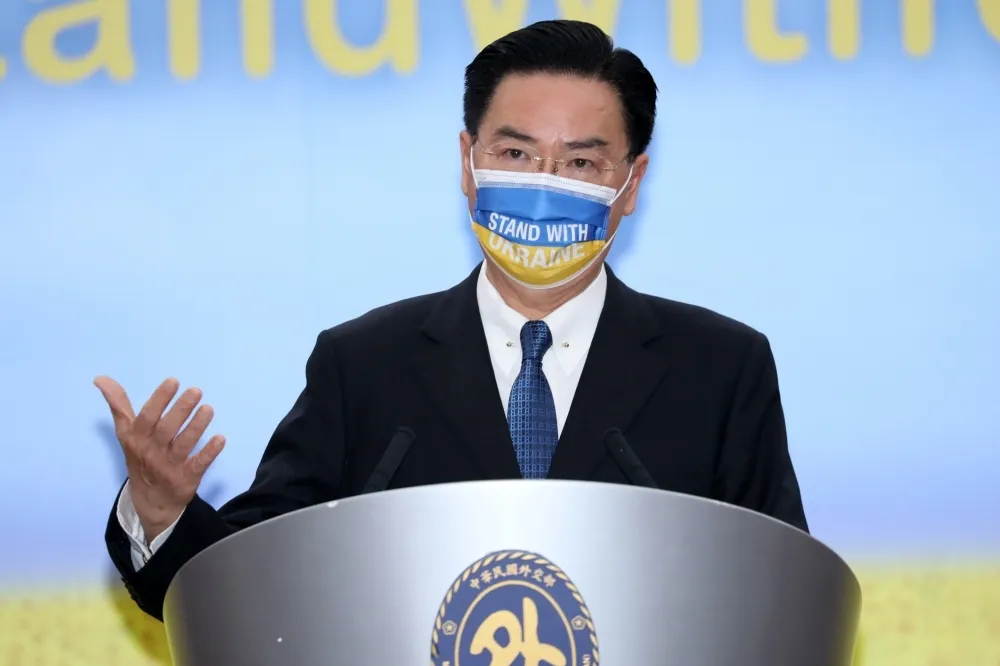 國安外交高層接連染疫　外交部長吳釗燮也確診