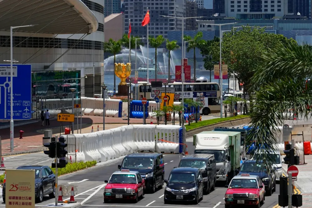 習近平傳被香港疫情嚇到取消晚宴　港警穿防刺背心防「孤狼」恐攻