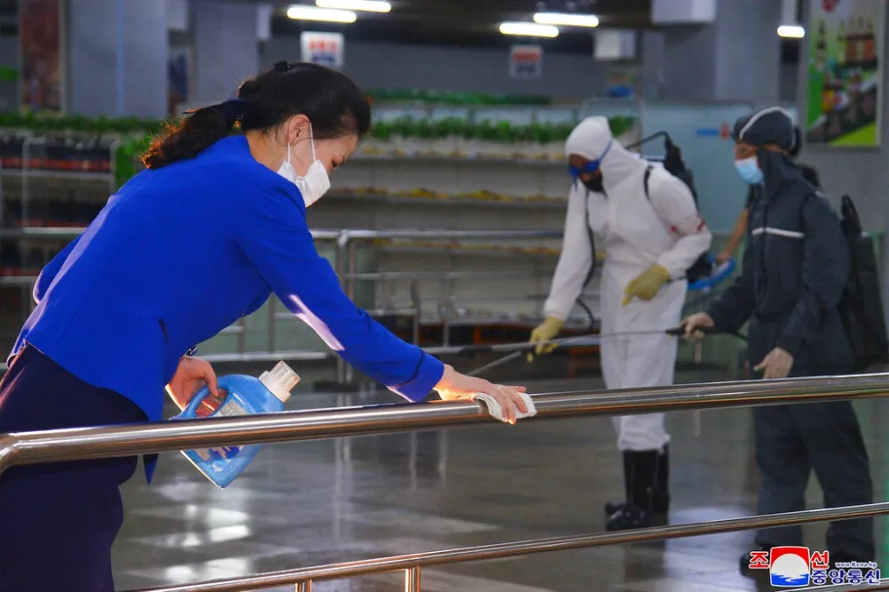 傳單投毒？　北韓指控南方飄來「異常物品」引爆新冠疫情