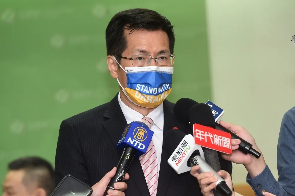 羅致政臉書發文「時間太殘酷」   已沒有參選新北市長意願了！