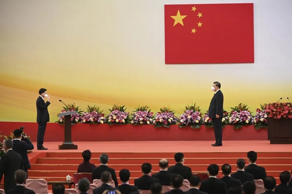 回歸慶典──香港市民罵娘的罵娘　恥笑的恥笑