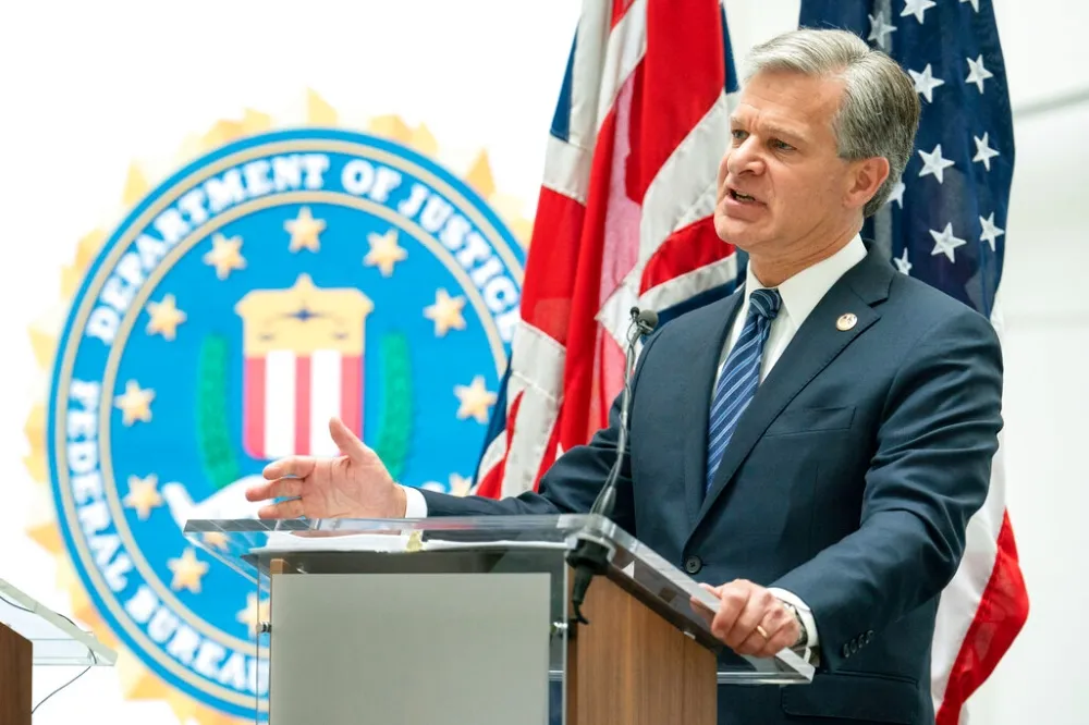 FBI局長警告中國　武力犯台將引爆全球巨大商業危機
