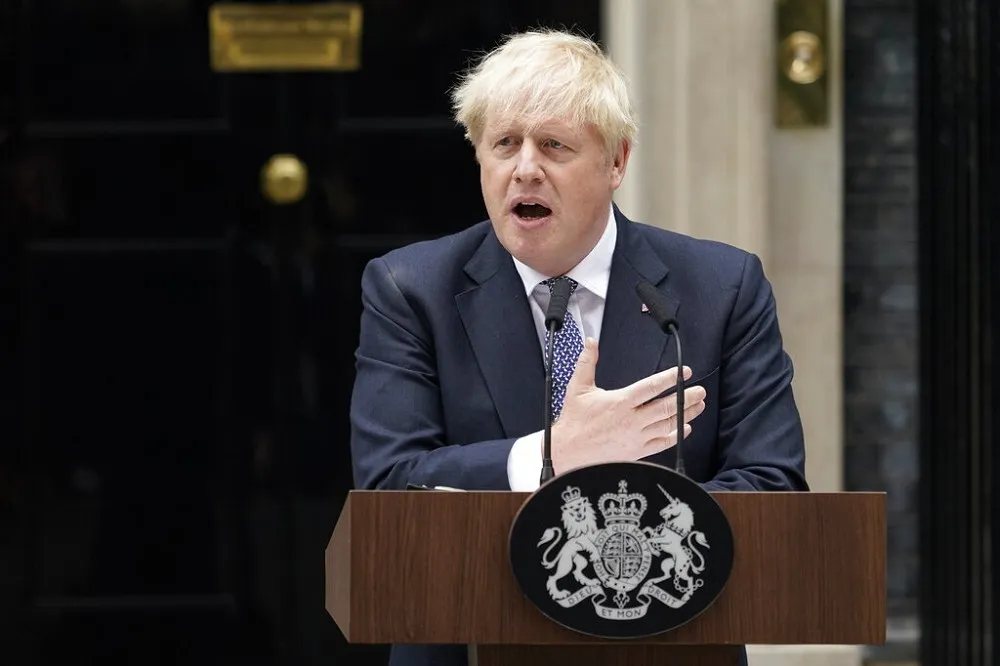 英相強生宣佈辭職：很難過要放棄這個世上最棒的工作