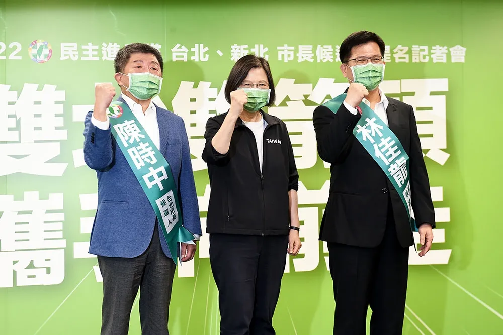 雙北「龍中配」正面開戰　林佳龍嗆侯友宜：請接下戰帖