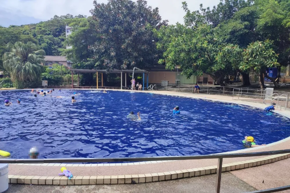 補習班校外出遊傳意外　7歲女童戲水沉入池底　