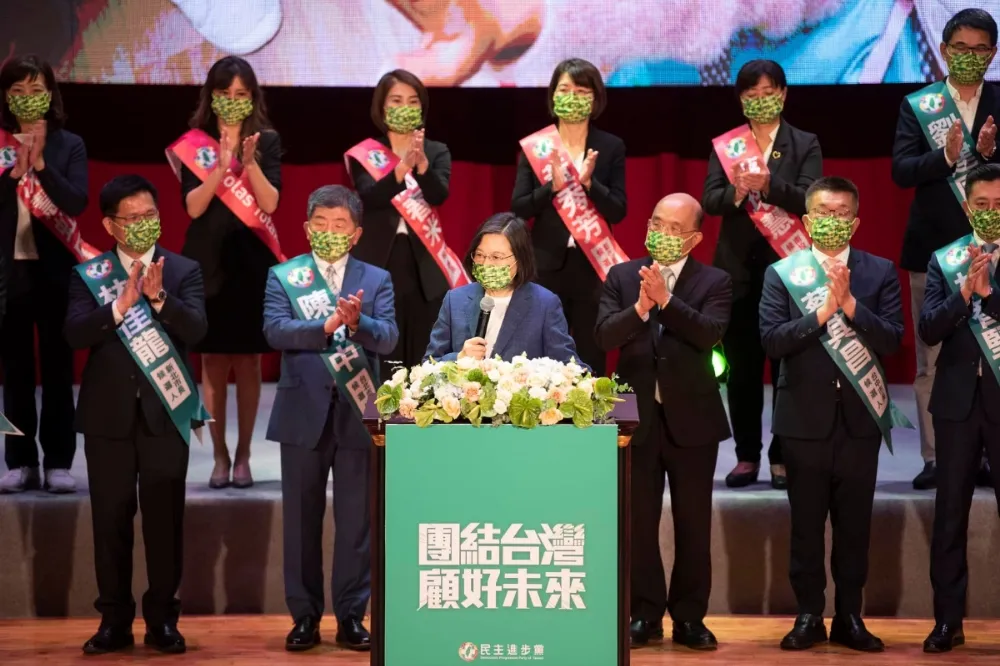 【全代會觀察】蘇貞昌秀政績「尊蔡、暗踩賴」　中央拉地方拚勝選