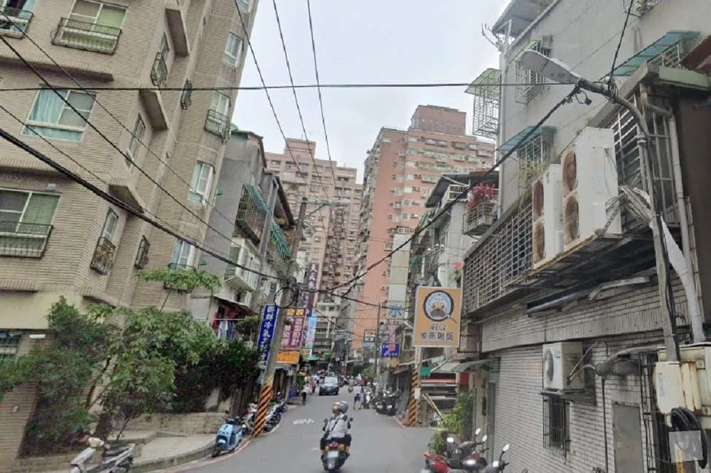 【快訊】電影《門徒》翻版！警方破門抓毒品　嫌犯拒捕7樓跳下1命危、1骨折