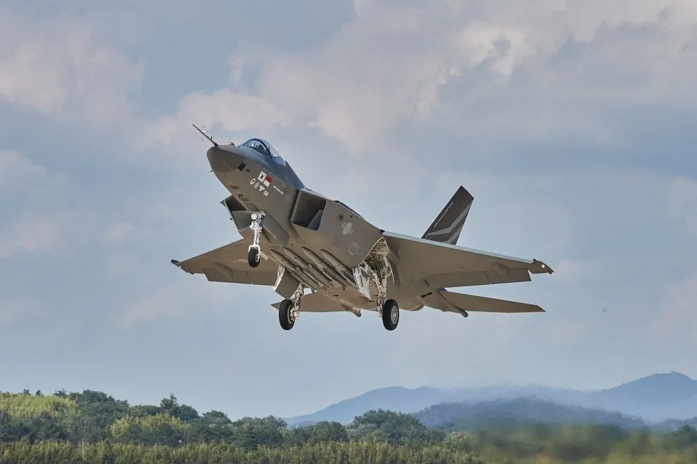 南韓自製超音速戰機首飛成功　KF-21「獵鷹」歷時20年研發