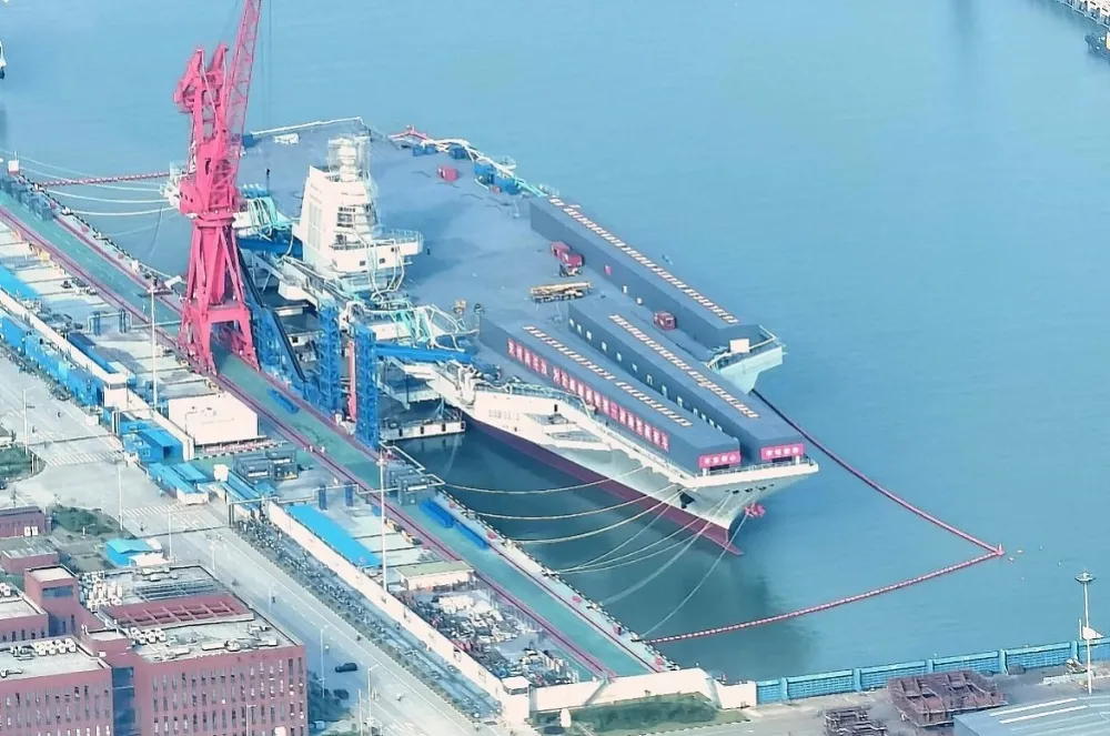 中國航母「福建號」下水沒裝雷達　實際進度恐嚴重落後