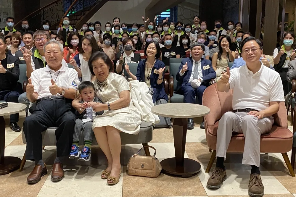 不想同框？張善政出席院慶　鄭文燦急閃改派副市長到場