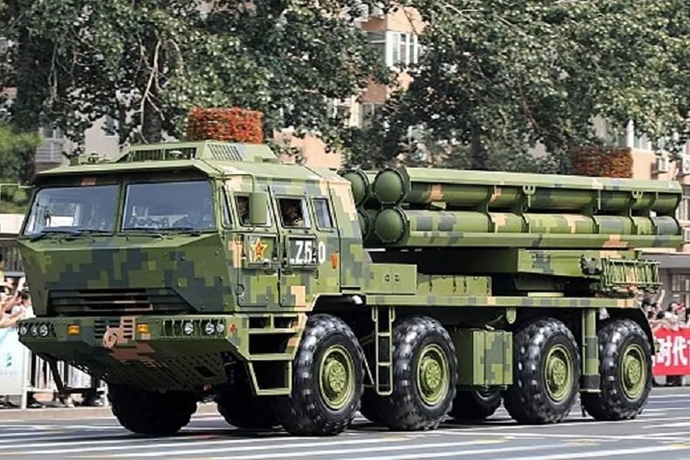 共軍新型多管火箭完成實彈測試　擬部署在中印邊界