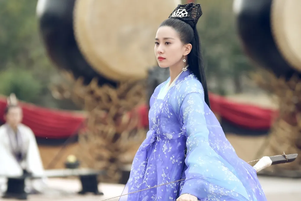 劉詩詩相隔6年拍古裝新戲男一竟是網紅　網嘆頂流女神降級淪為新人抬轎