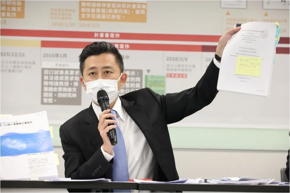 壓力太大？　林智堅中華大學論文審議會召集人突請辭