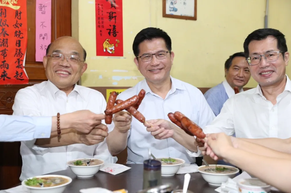 生日合體！蘇貞昌陪林佳龍「吃麵」　酸侯市府「不好的都推給中央」