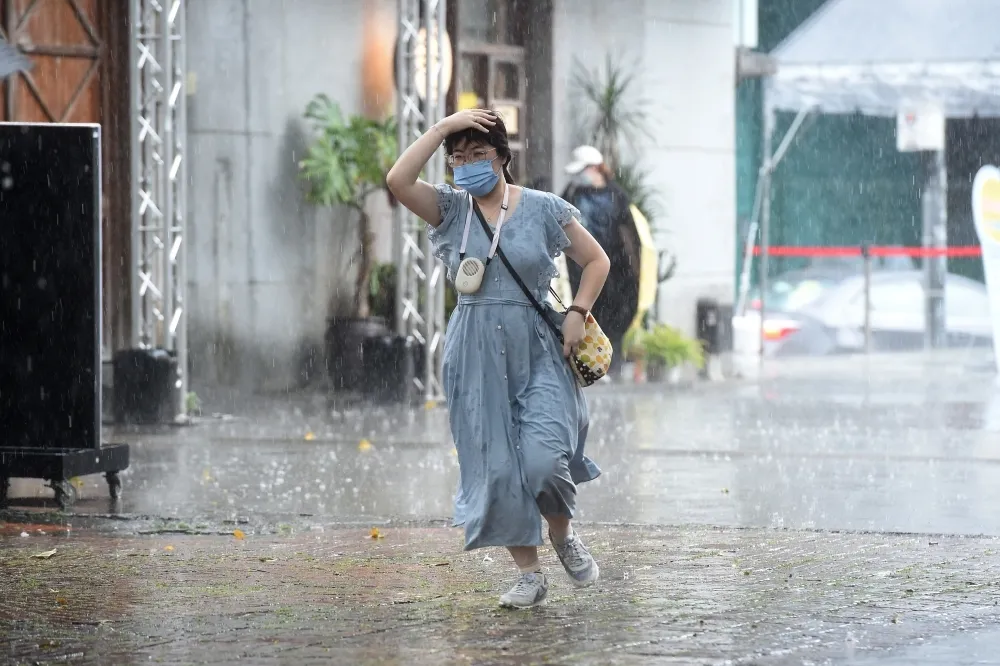 第6號颱風生成！明起溫度降2至3度　全台慎防大雷雨