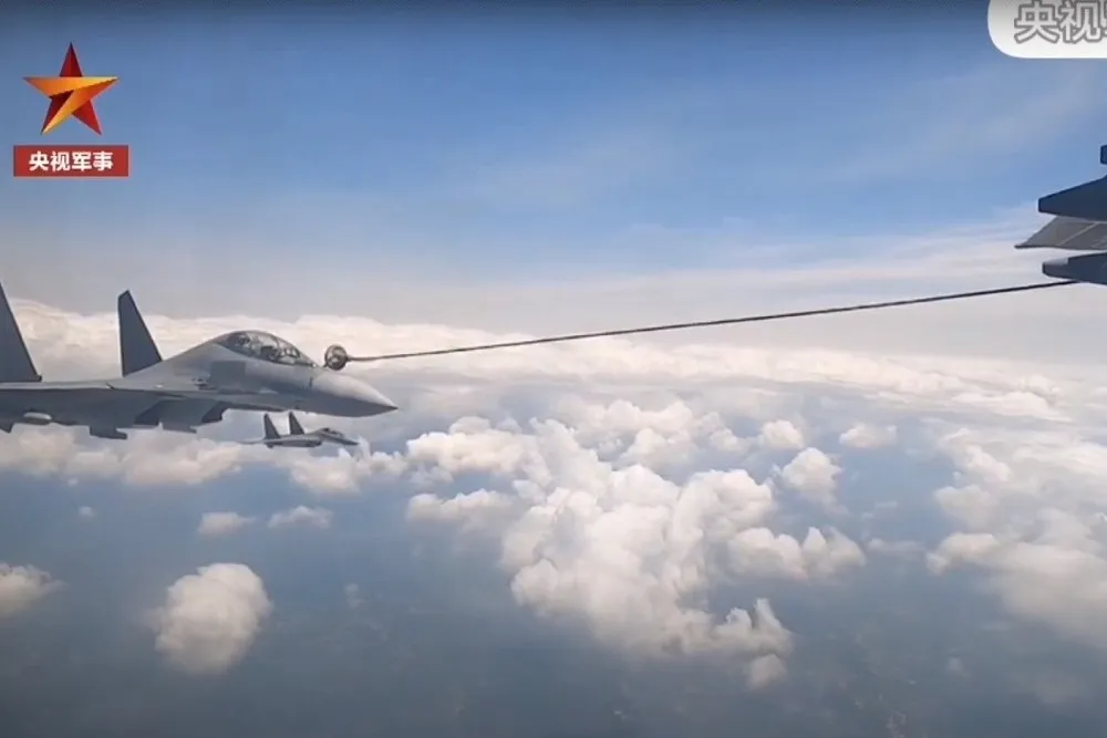 解放軍秀空中加油能力　胡錫進嗆「擊落」裴洛西專機不成反漏氣