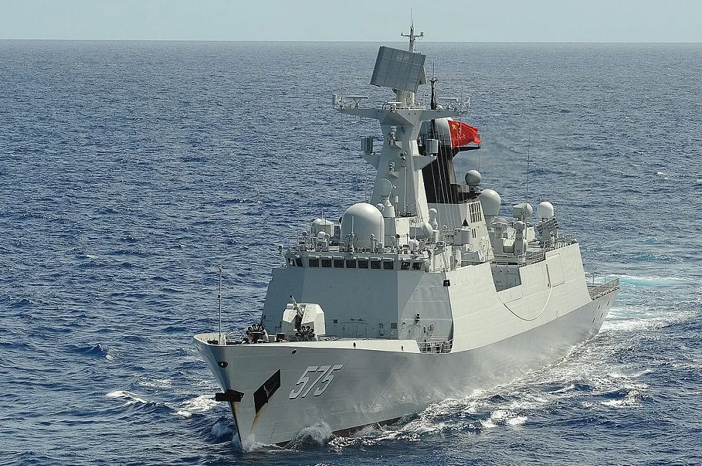 【裴洛西風暴】中國2艘軍艦穿越宮古海峽　向雷根號打擊群前進